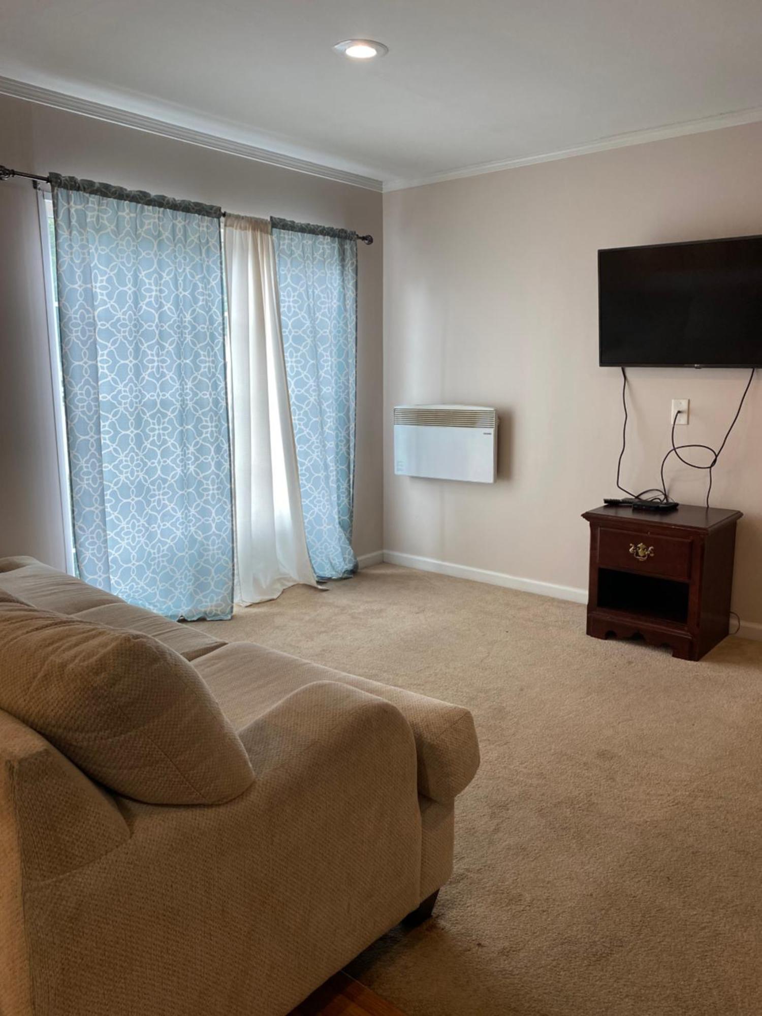 Barberry Court Motel &Cabins Lake George Room photo