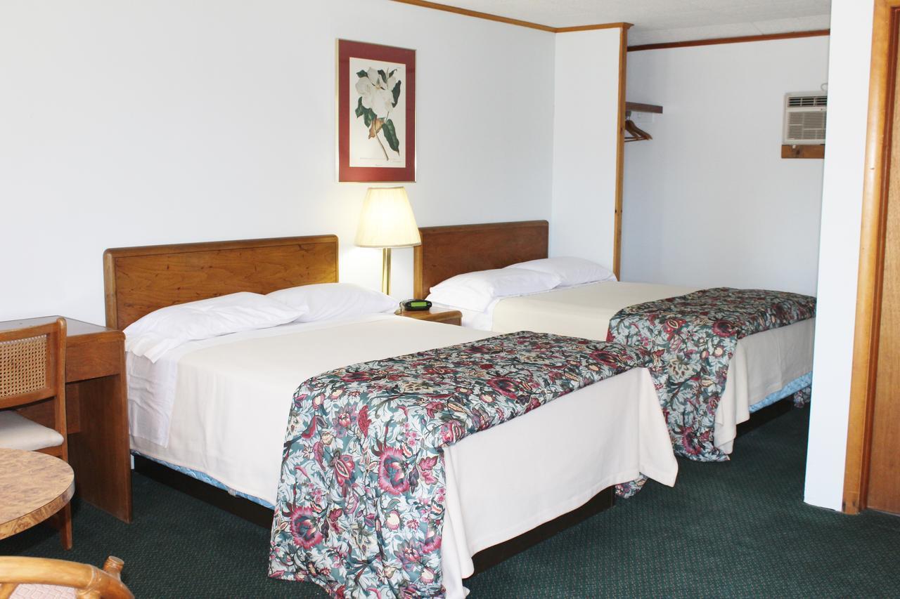 Barberry Court Motel &Cabins Lake George Exterior photo