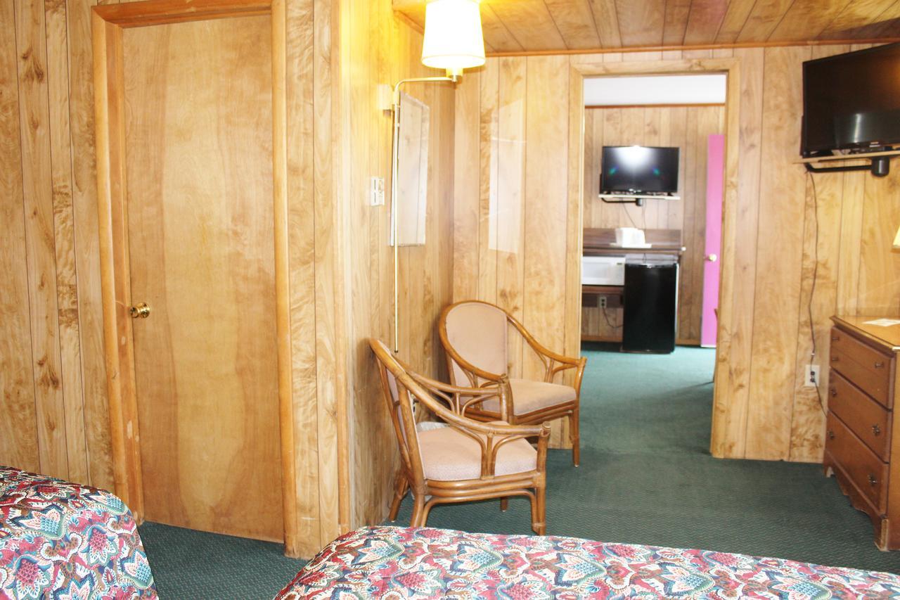 Barberry Court Motel &Cabins Lake George Exterior photo