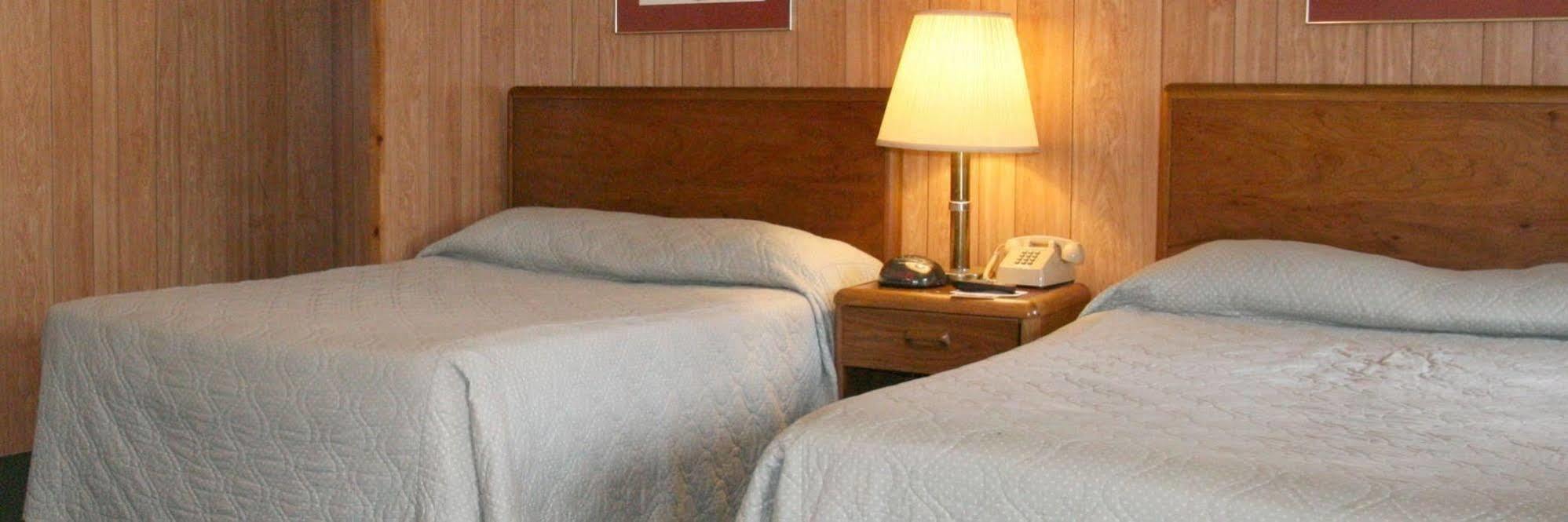 Barberry Court Motel &Cabins Lake George Exterior photo